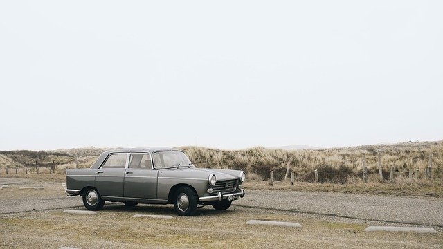 Photo of an old James Bond car.